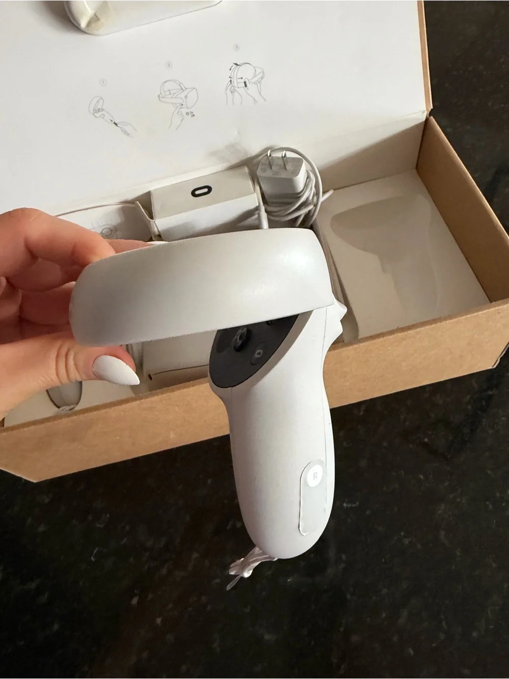 Oculus Quest 2 - Picture 4 of 8